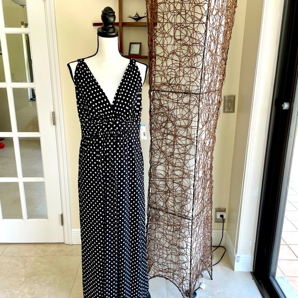 🌺 Polka-dot Maxi Dress 🌺 - Picture 1 of 7